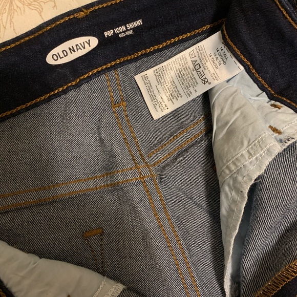 Pop Icon Mid Rise Skinny Jeans - Picture 5 of 5